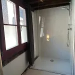 La Petite Maison De L'impasse לייז'