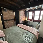La Petite Maison De L'impasse לייז'