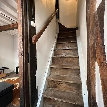 La Petite Maison De L'impasse