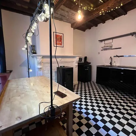 La Petite Maison De L'impasse